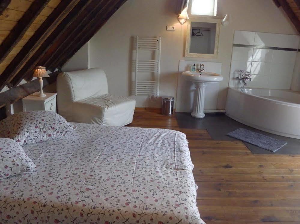 Domaine Du Moulin De Champie - Versailles - Gites & Suites Feucherolles Exterior photo
